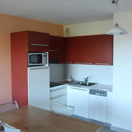 Eza Vista Aparthotel