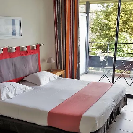 Eza Vista Aparthotel